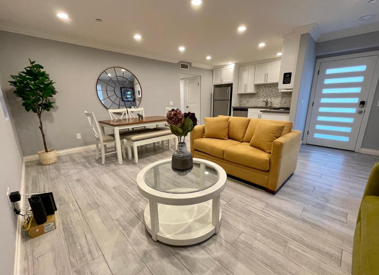 Stylish Hollywood Townhouse - Ideal Location 로스앤젤레스 외부 사진